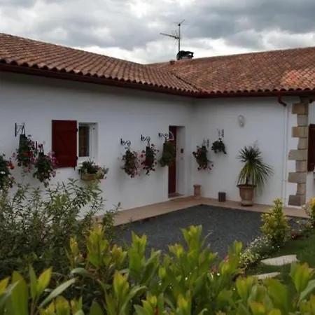 Maison Florenia * Caro (Pyrenees-Atlantiques)