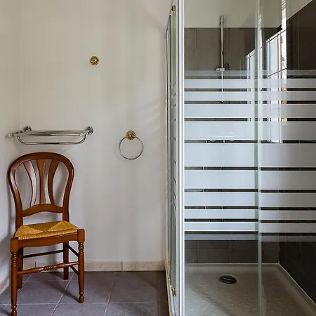 فندق مبيت وإفطار Maison Florenia Caro (Pyrenees-Atlantiques)